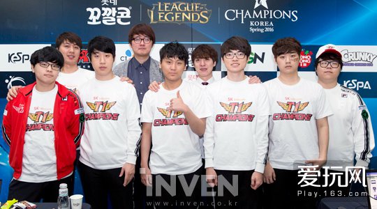 他在比賽初 他在比賽初